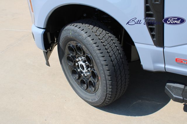 2026 Ford F-350 photo 5