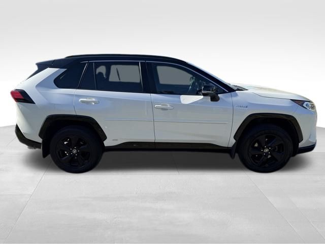 2021 Toyota RAV4 Hybrid XSE photo 3