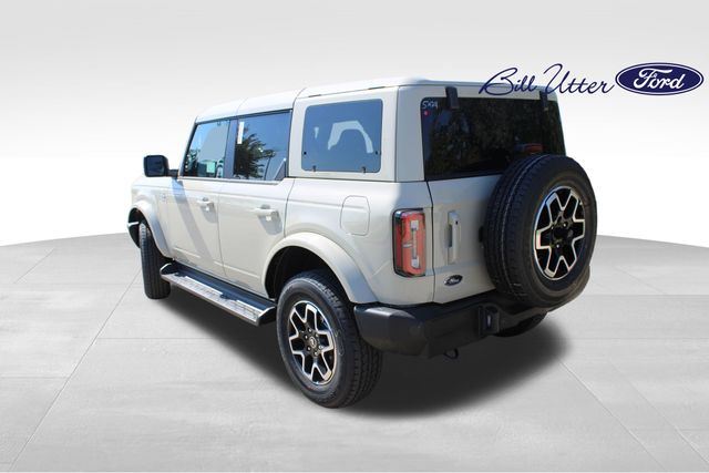 2025 Ford Bronco Outer Banks photo 4