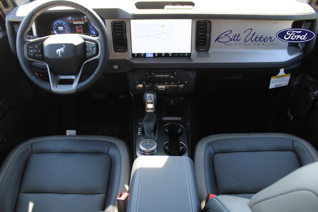 2025 Ford Bronco Outer Banks photo 10