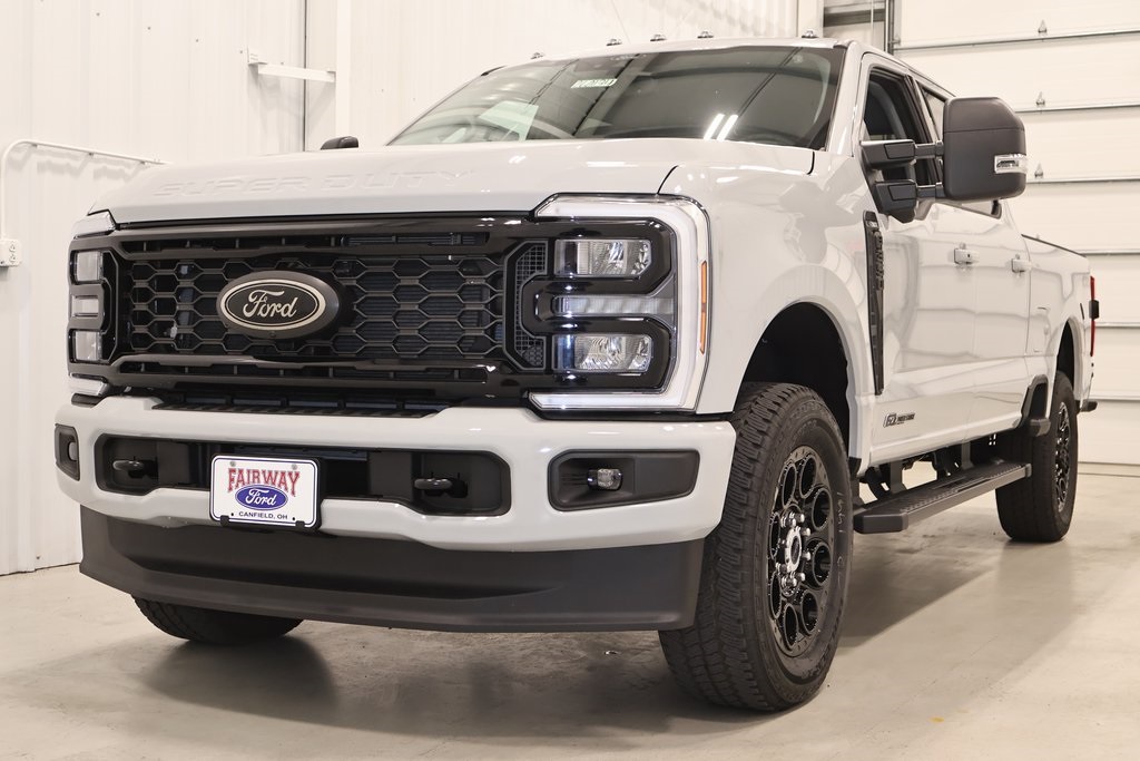 2026 Ford F-350 XLT photo 4