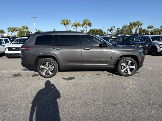 2021 Jeep Grand Cherokee Limited photo 2