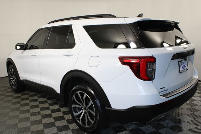 2023 Ford Explorer XLT photo 2