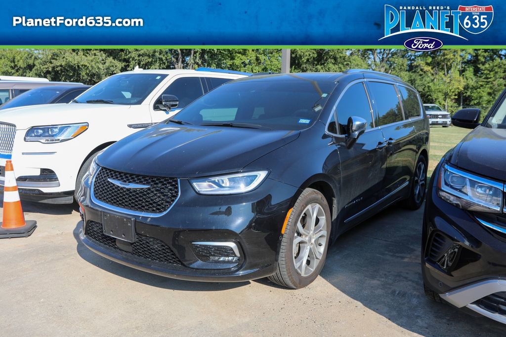 2024 Chrysler Pacifica Pinnacle photo 2