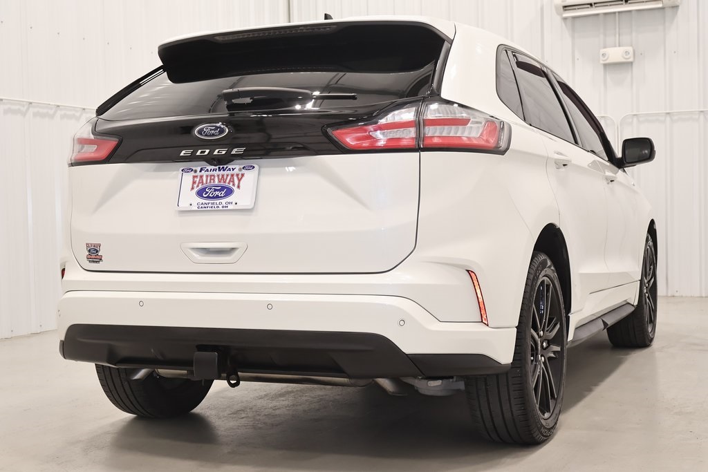 2022 Ford Edge ST photo 8