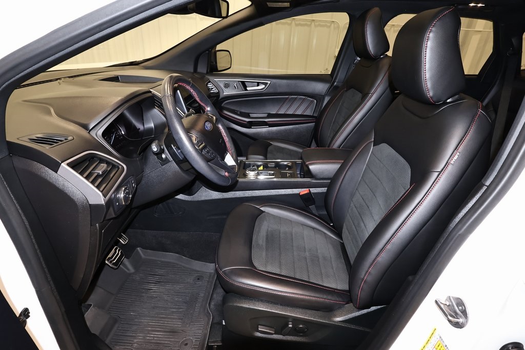 2022 Ford Edge ST photo 11