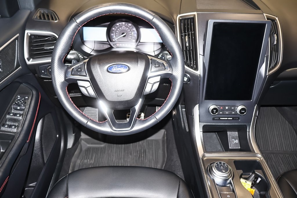 2022 Ford Edge ST photo 18