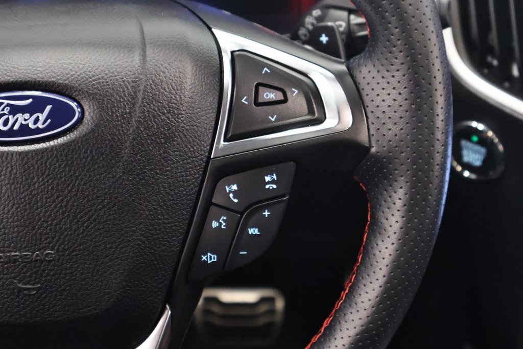 2022 Ford Edge ST photo 21