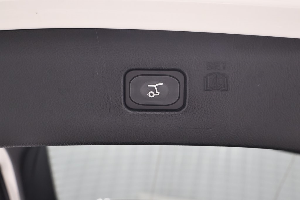 2022 Ford Edge ST photo 33