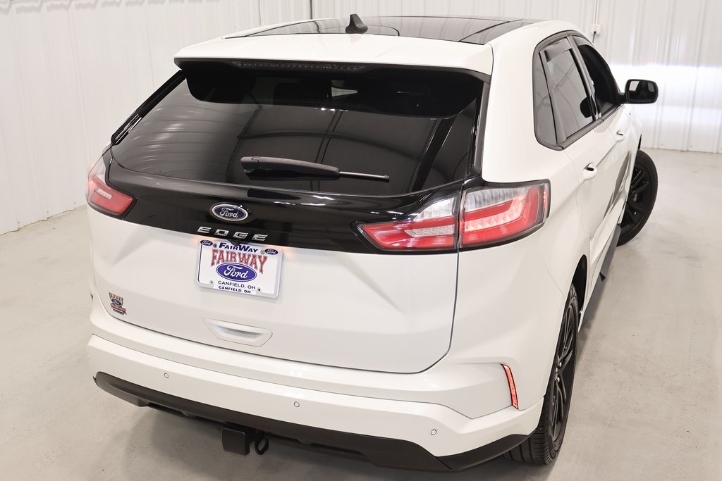2022 Ford Edge ST photo 39