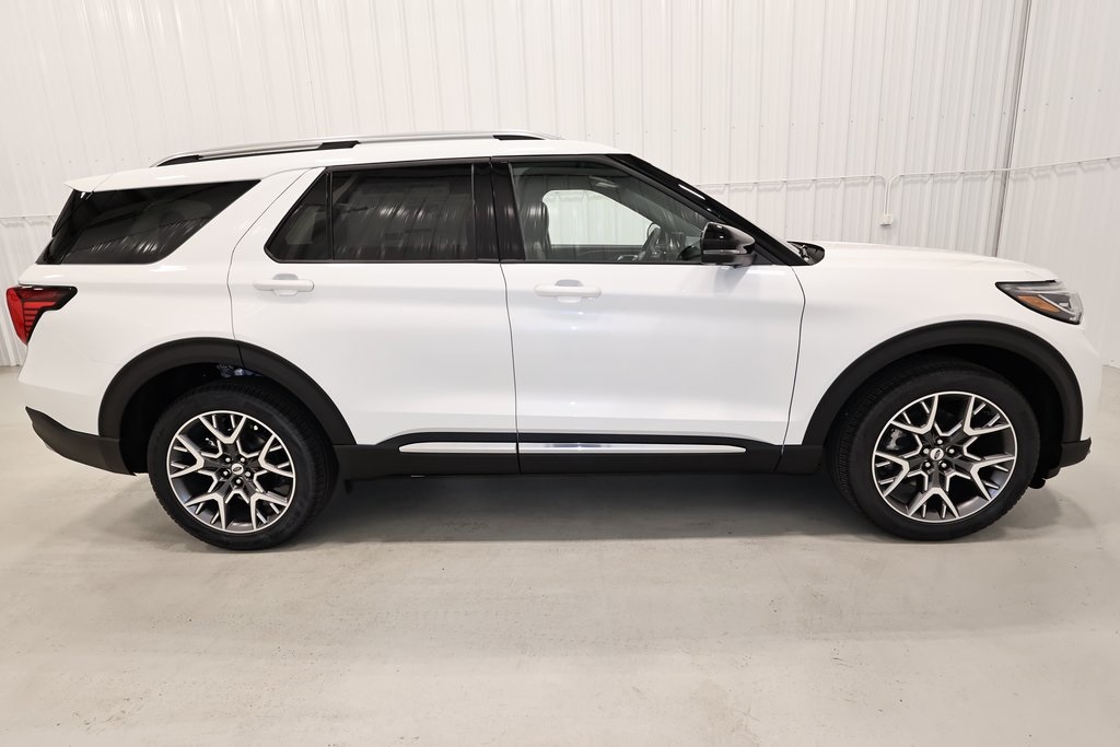 2025 Ford Explorer Platinum photo 2