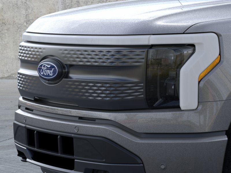 2025 Ford F-150 Lightning photo 15
