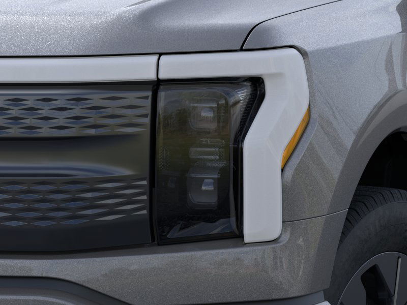 2025 Ford F-150 Lightning photo 16