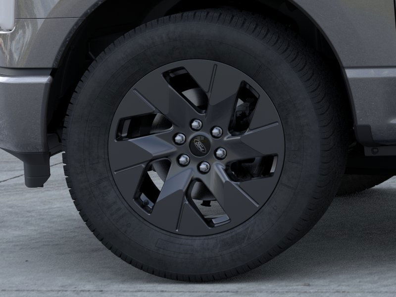 2025 Ford F-150 Lightning photo 17