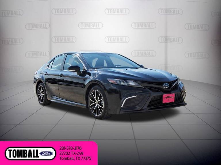 2022 Toyota Camry Hybrid SE