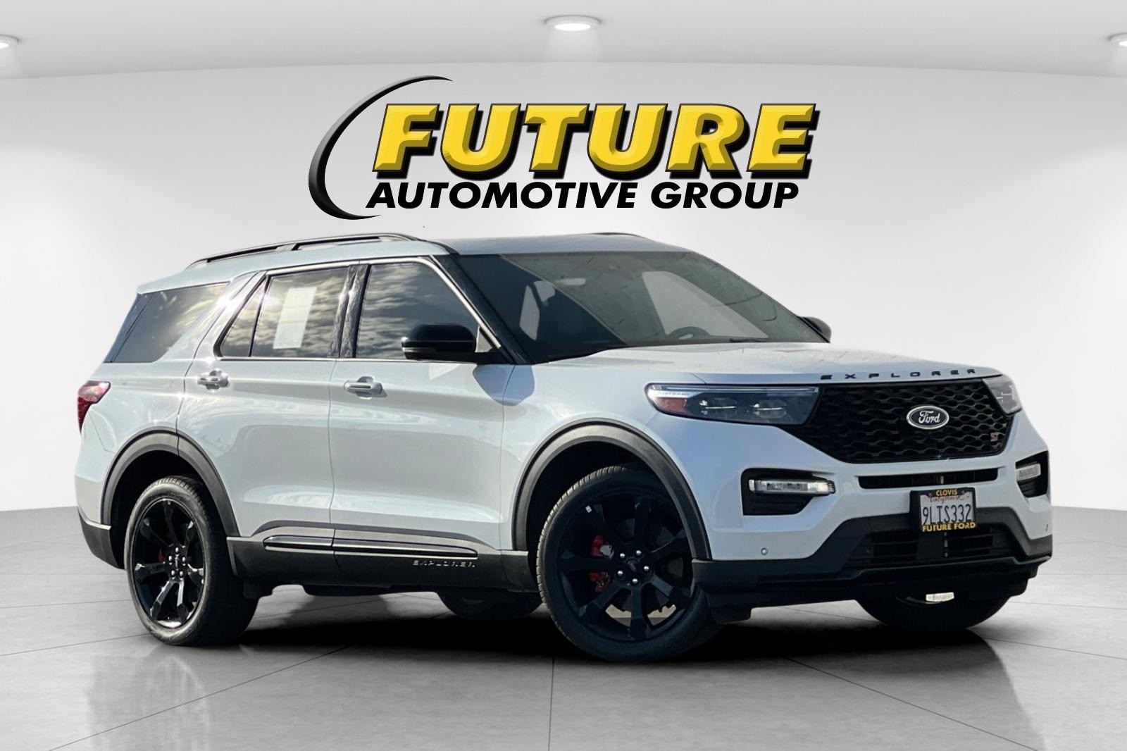 2023 Ford Explorer ST's photo