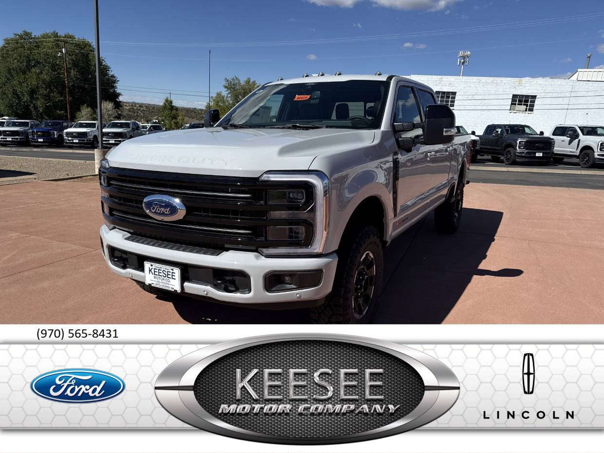 2026 Ford F-250 Super Duty Platinum's photo