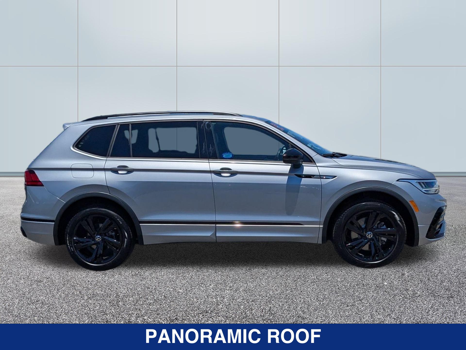 2024 Volkswagen Tiguan SE R-Line Black photo 3