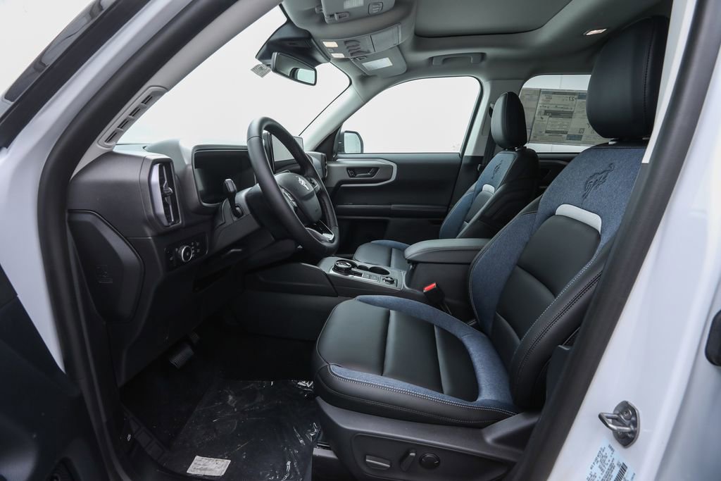 2025 Ford Bronco Sport Outer Banks photo 6
