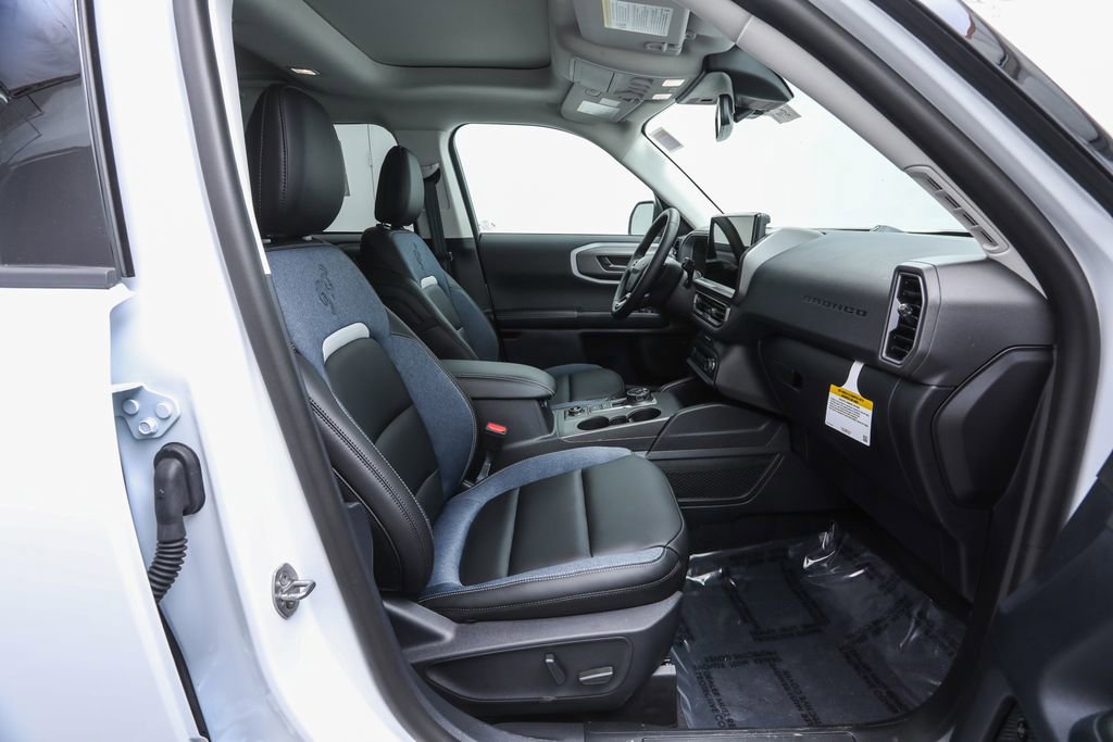 2025 Ford Bronco Sport Outer Banks photo 14