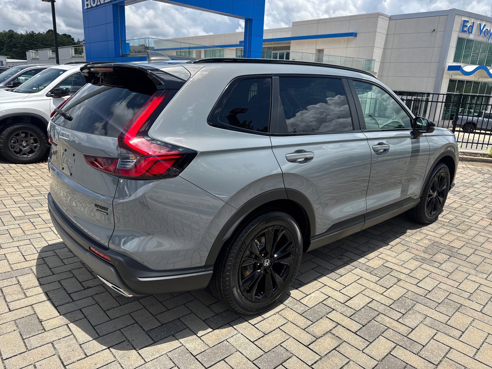 2026 Honda CR-V Hybrid Sport Touring photo 7