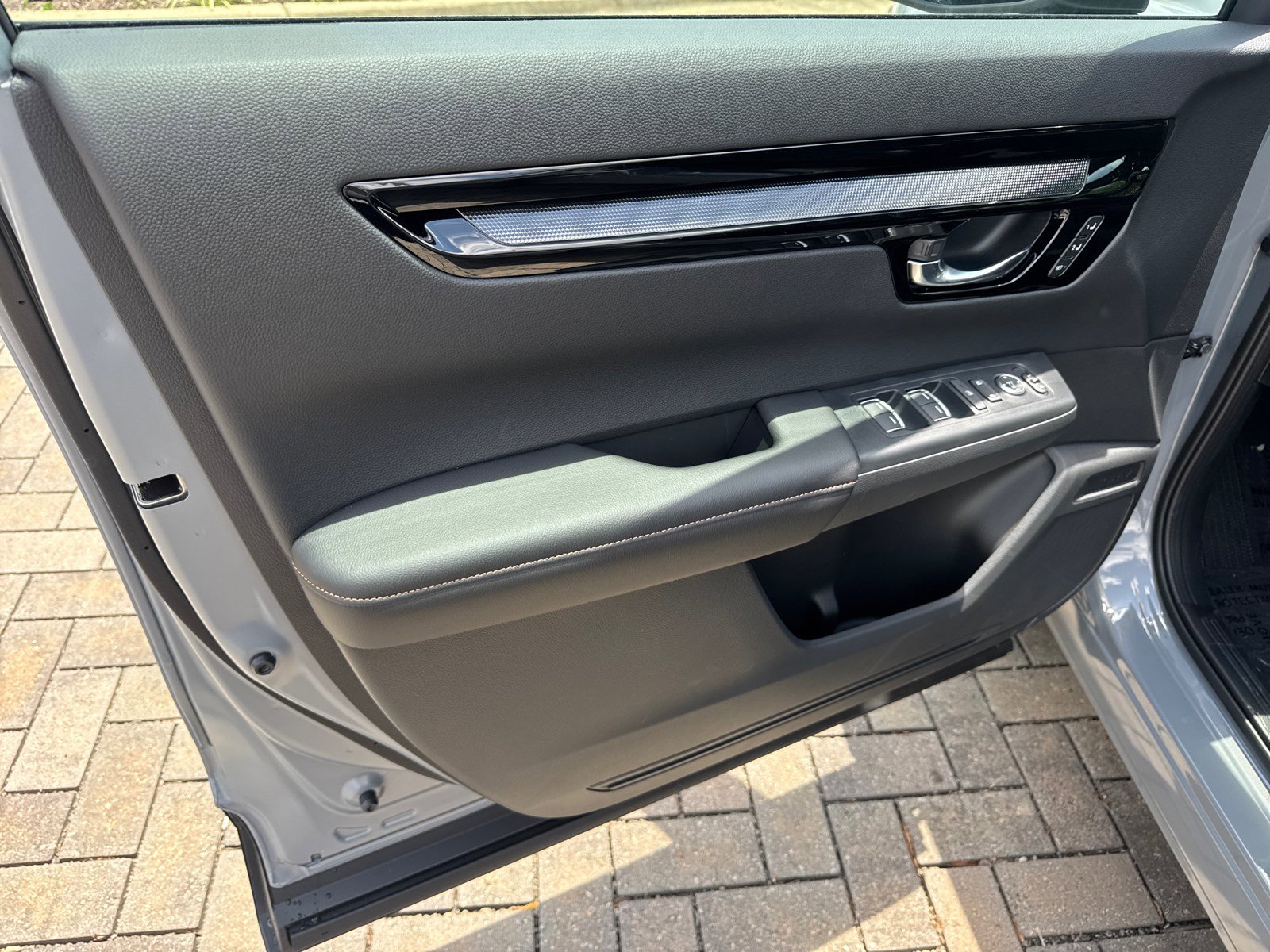 2026 Honda CR-V Hybrid Sport Touring photo 10
