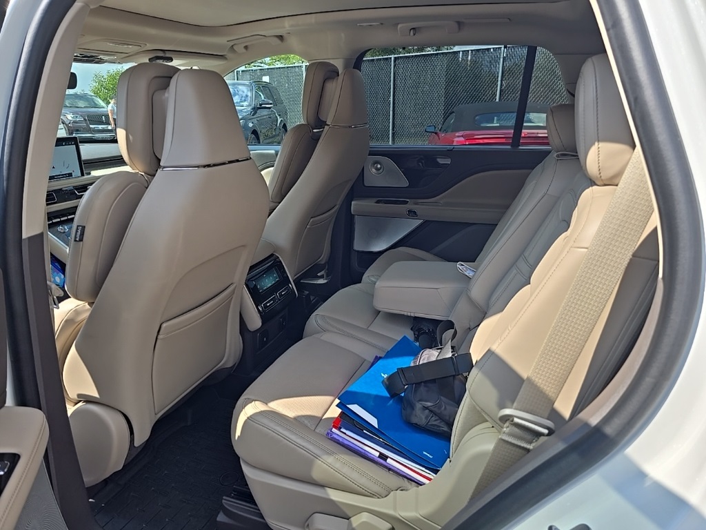2021 Lincoln Aviator Reserve photo 7