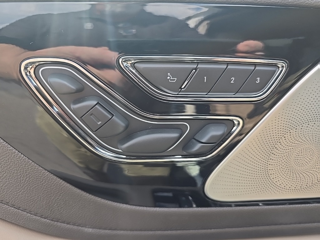 2021 Lincoln Aviator Reserve photo 8