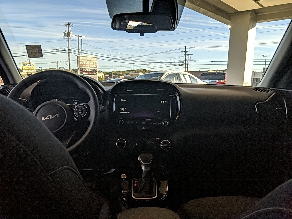 2022 Kia Soul S photo 9