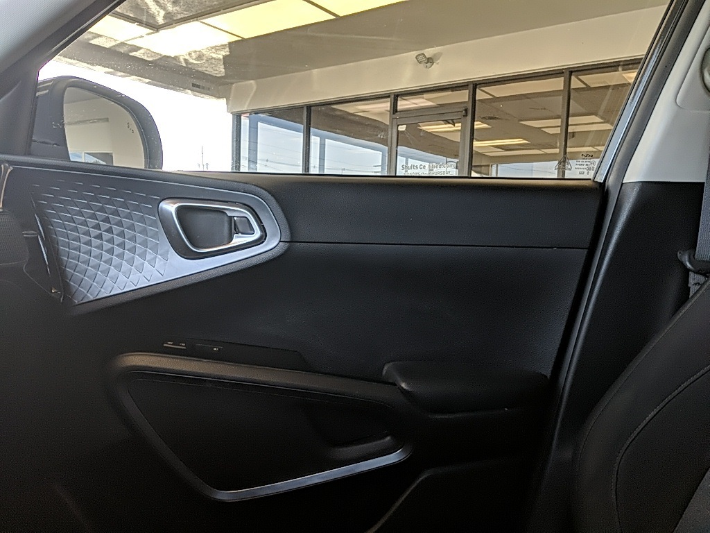 2022 Kia Soul S photo 15