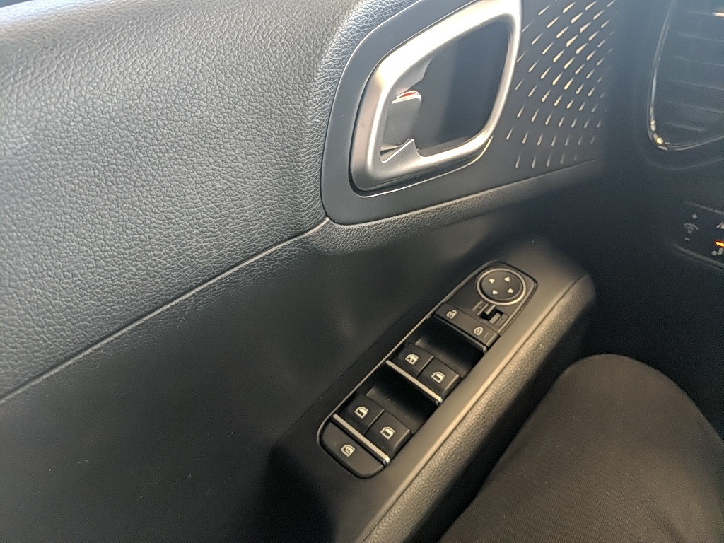 2022 Kia Soul S photo 19