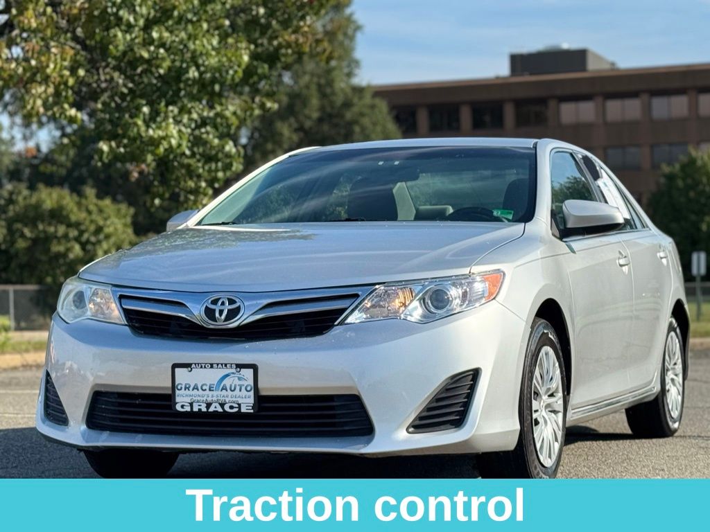 2012 Toyota Camry LE photo 10