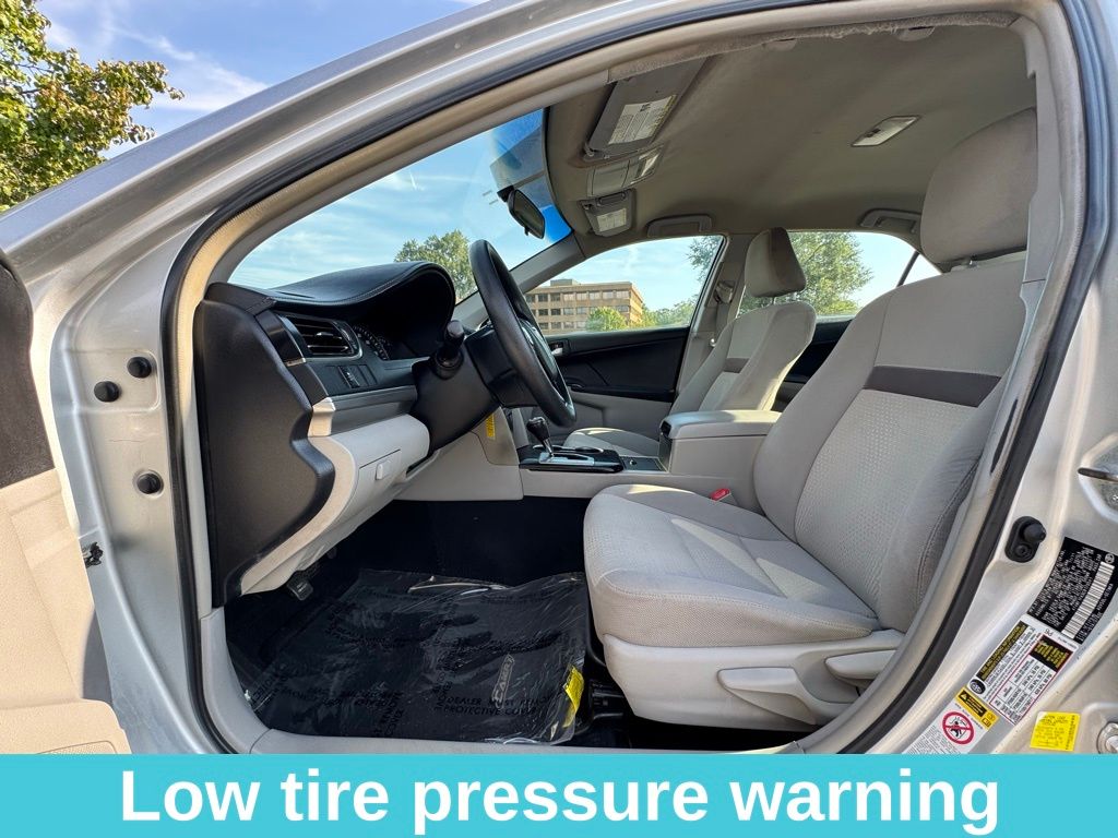 2012 Toyota Camry LE photo 11