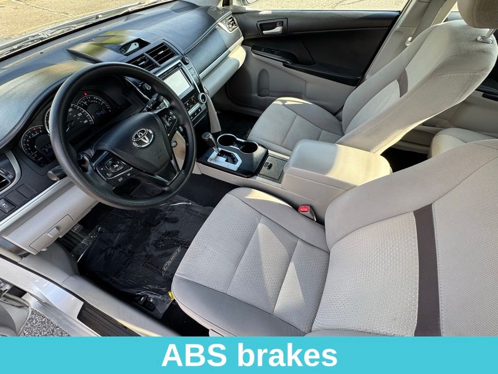 2012 Toyota Camry LE photo 12