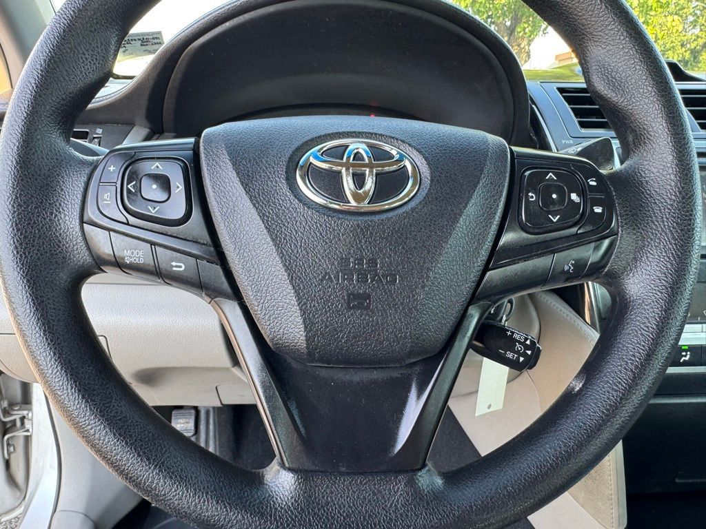 2012 Toyota Camry LE photo 17