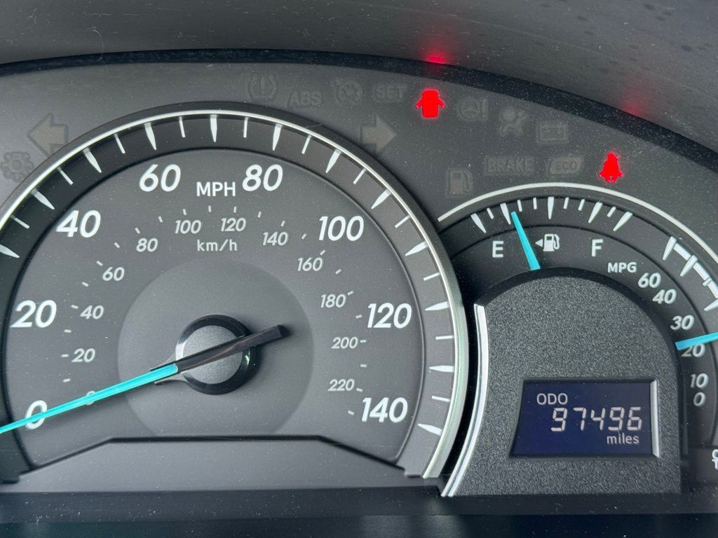 2012 Toyota Camry LE photo 18