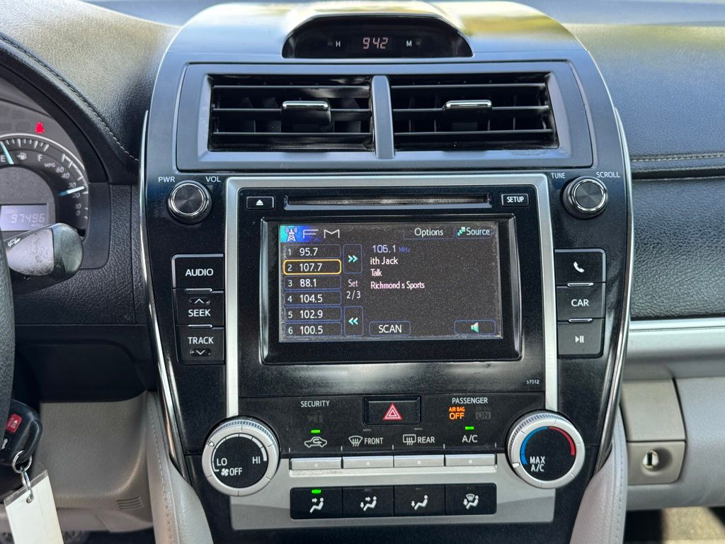 2012 Toyota Camry LE photo 19