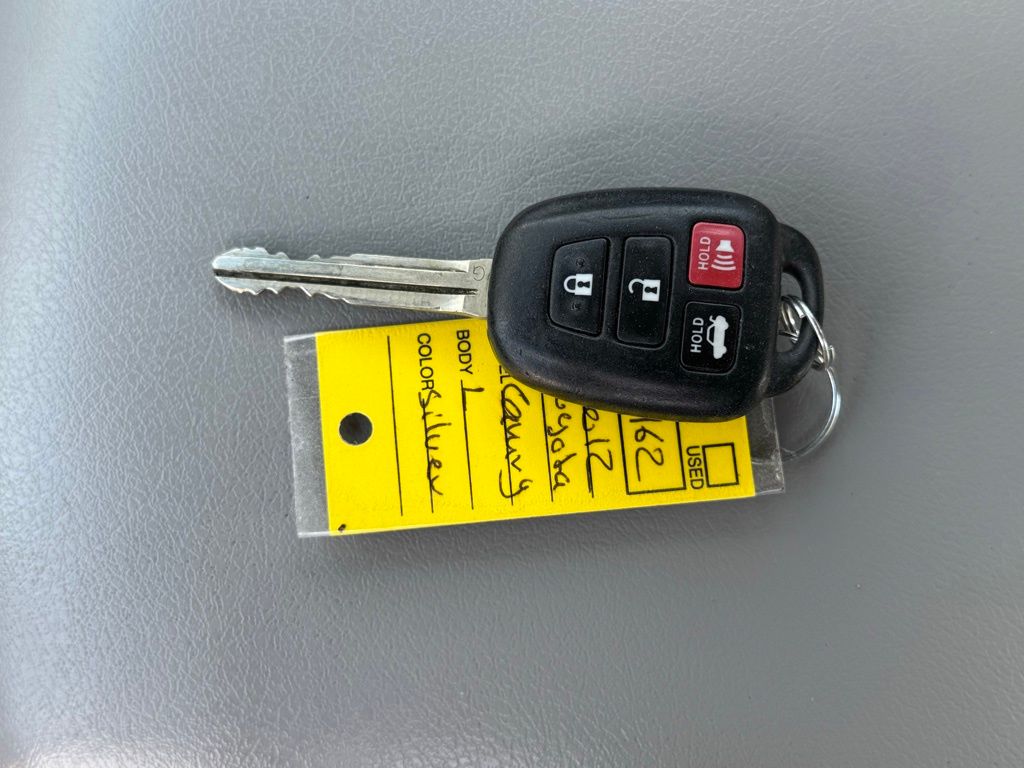2012 Toyota Camry LE photo 20