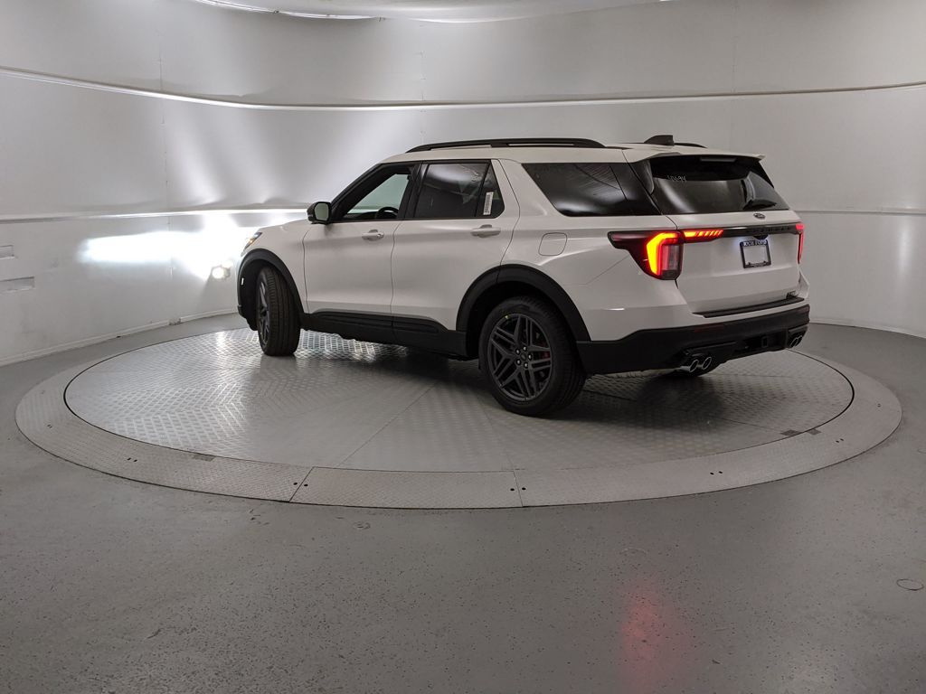 2025 Ford Explorer ST photo 2