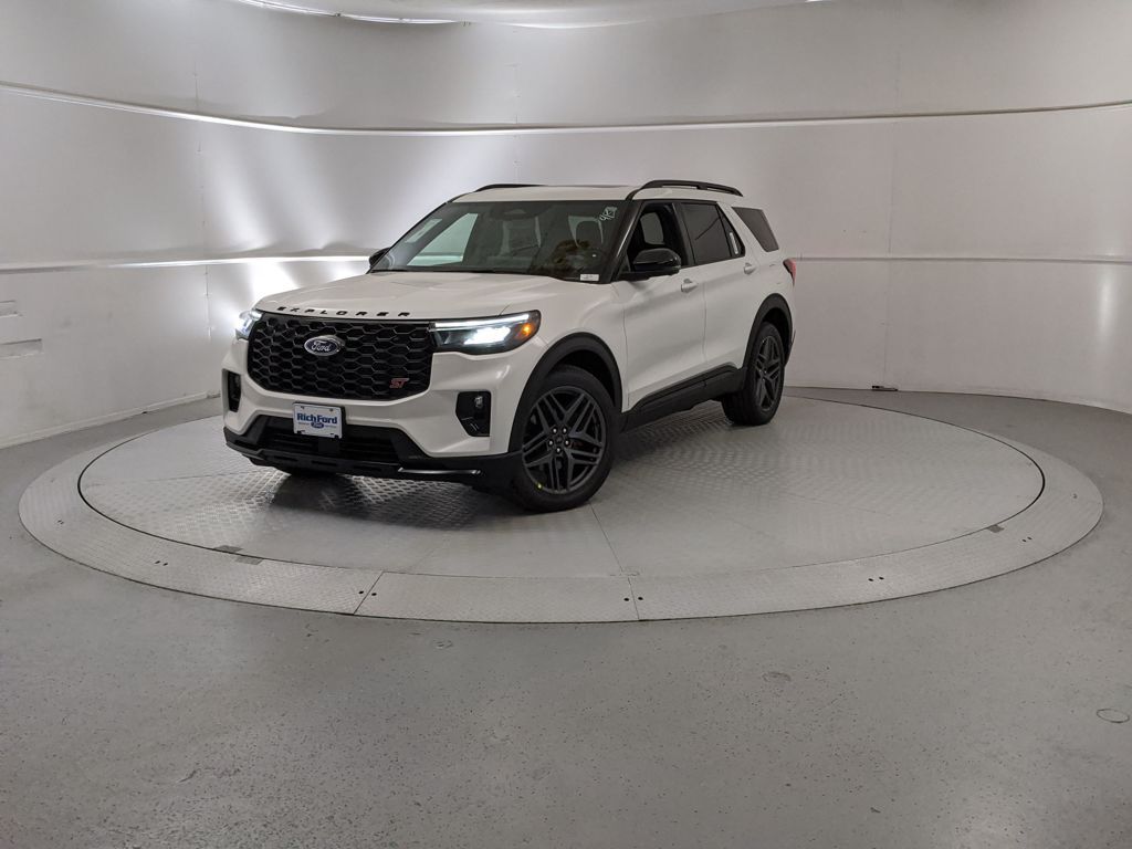 2025 Ford Explorer ST photo 3
