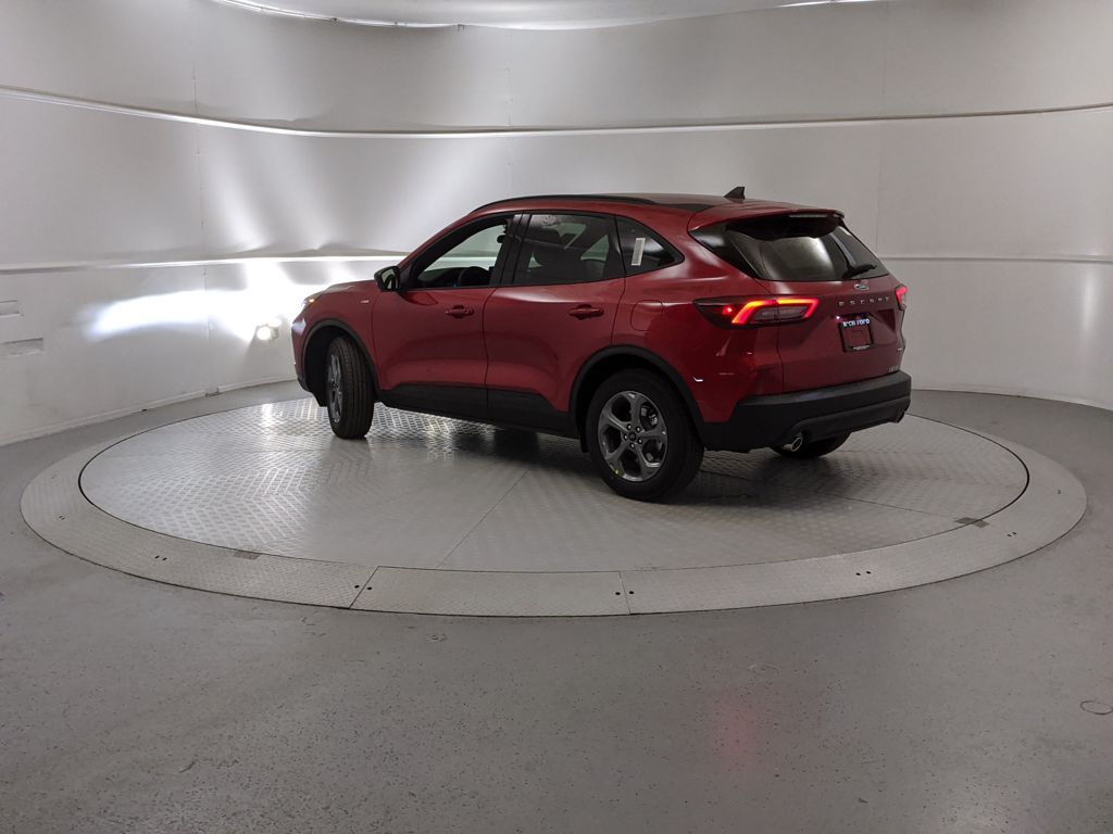 2026 Ford Escape ST-Line photo 4
