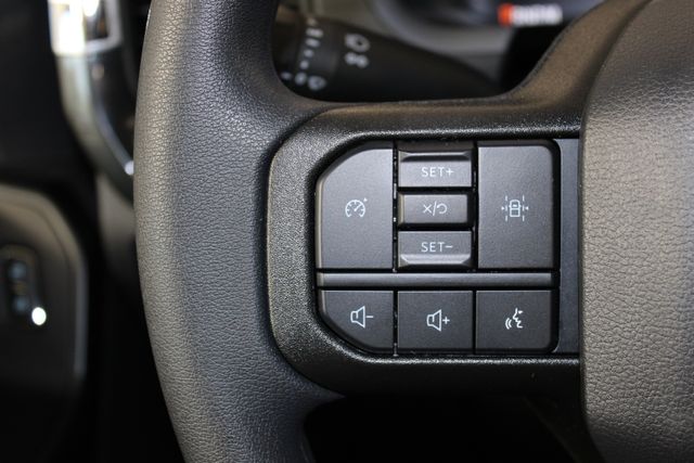 2025 Ford F-150 STX photo 9