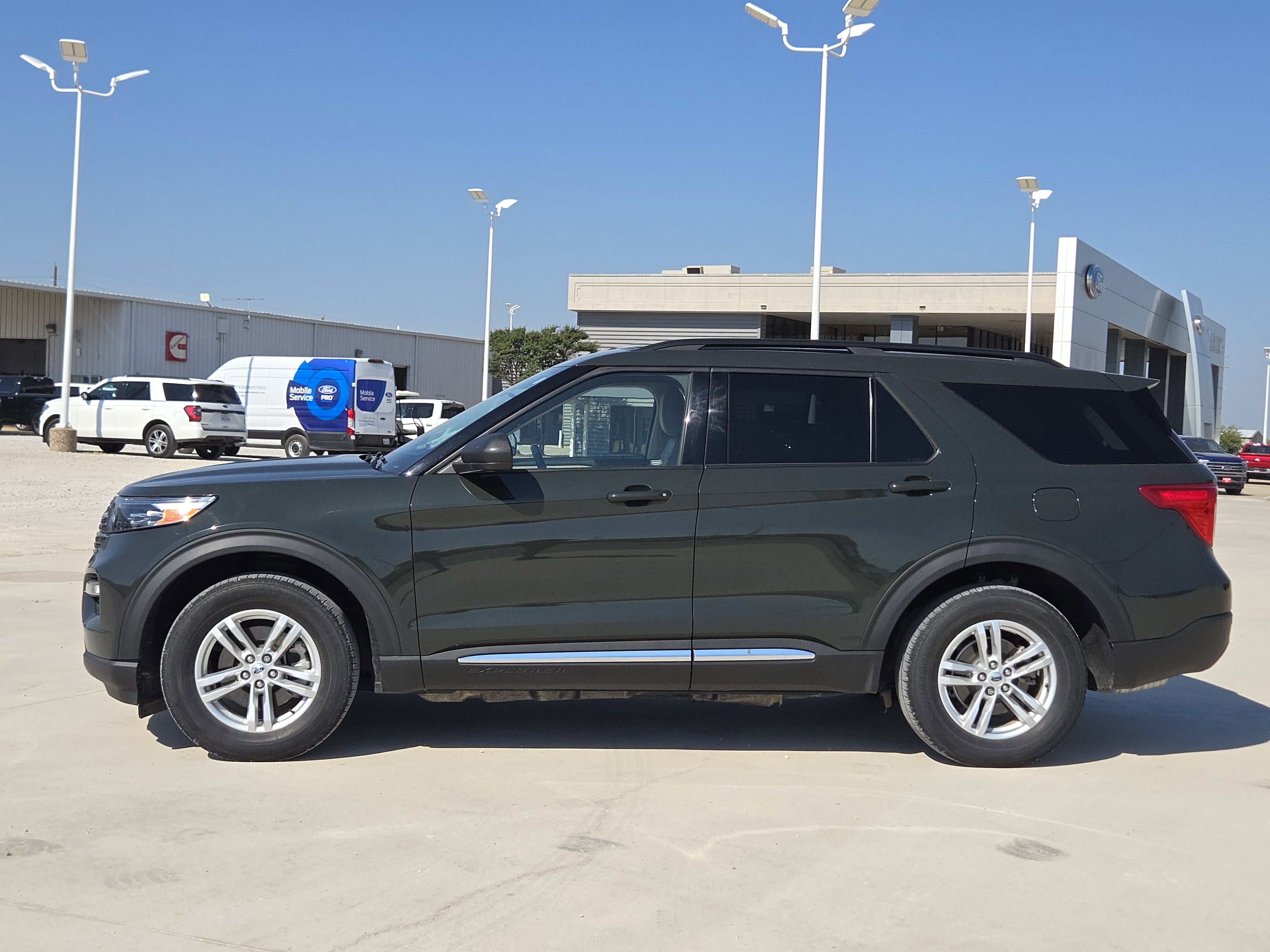 2022 Ford Explorer XLT photo 4