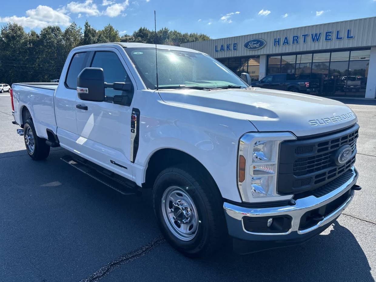 2026 Ford F-350 Super Duty XL's photo