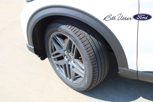2025 Ford Explorer ST-Line photo 5