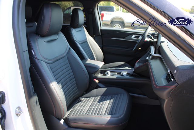 2025 Ford Explorer ST-Line photo 6