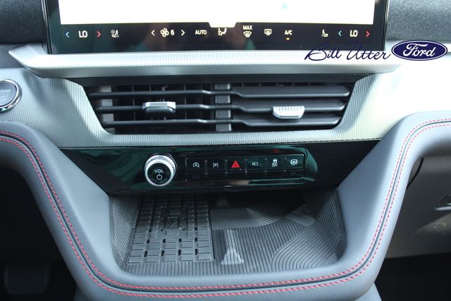 2025 Ford Explorer ST-Line photo 13