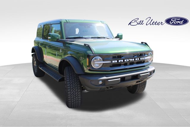 2025 Ford Bronco Outer Banks photo 2