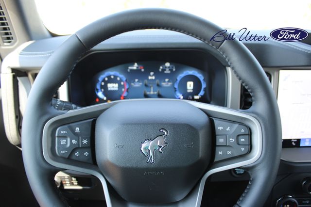 2025 Ford Bronco Outer Banks photo 14