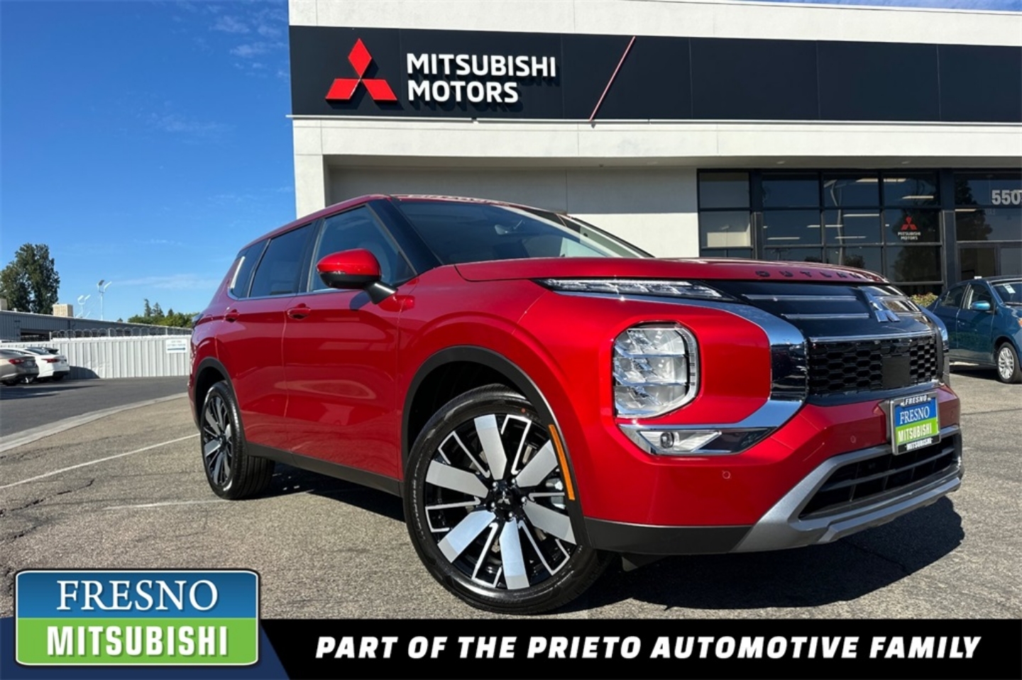 2025 Mitsubishi Outlander SE's photo